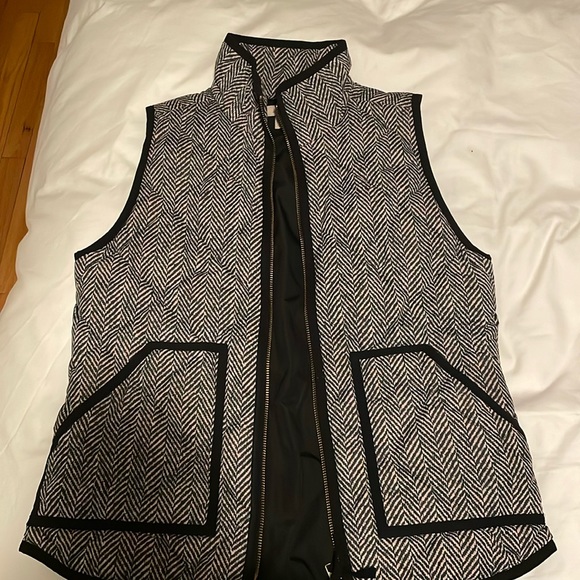Jackets & Blazers - J Crew puffer vest